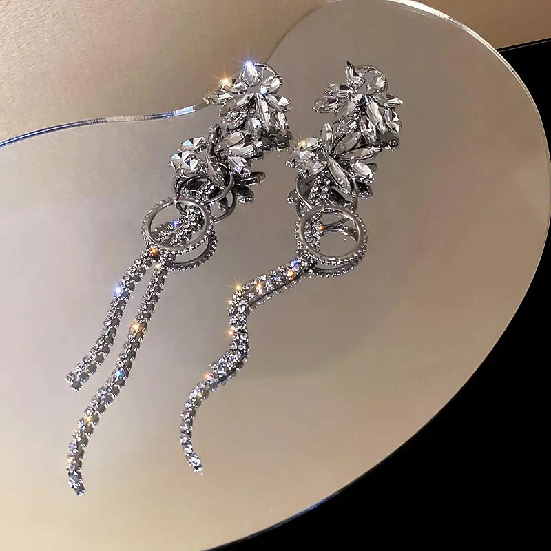 Amaryllis Rhinestone Earrings - Image 19