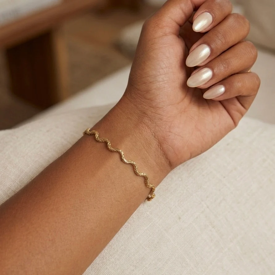 Aura Ripple Chain Bracelet - Image 4