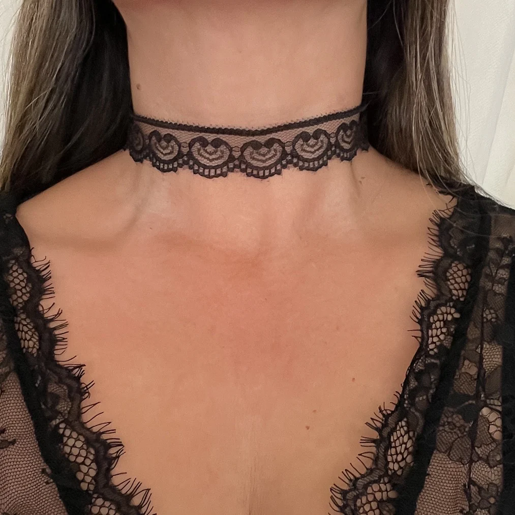 Belle Lace Choker - White or Black - Image 3