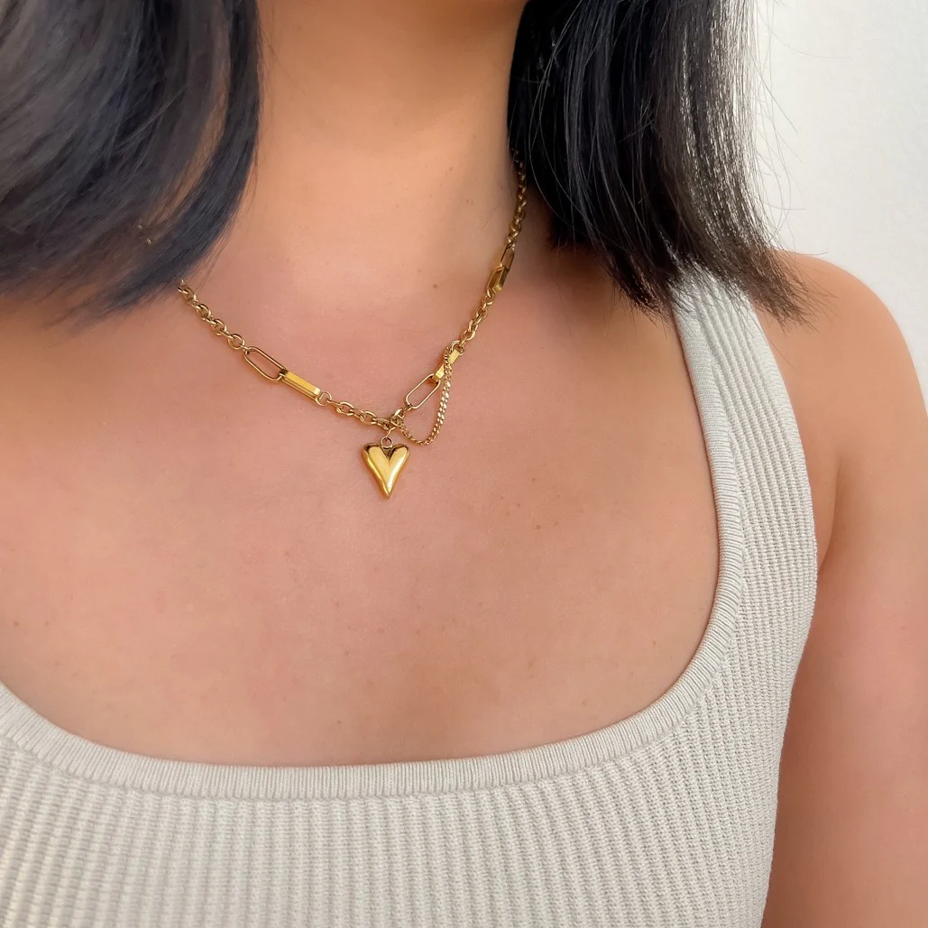 Chained Heart Necklace - LAST CHANCE! - Image 13