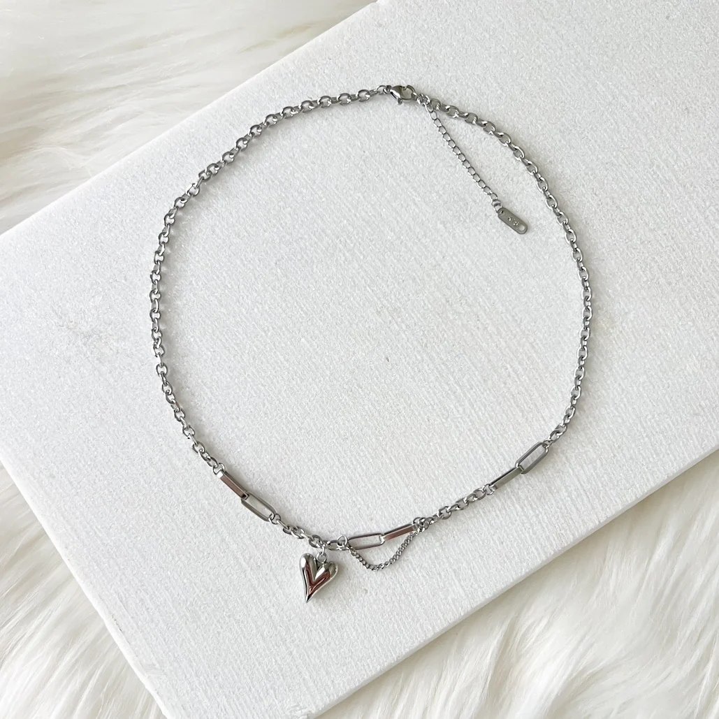 Chained Heart Necklace - LAST CHANCE! - Image 18