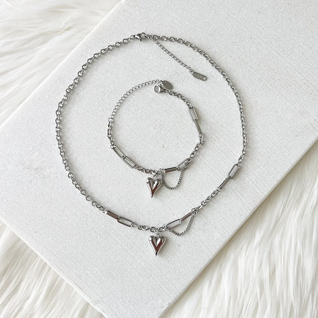 Chained Heart Necklace - LAST CHANCE! - Image 20