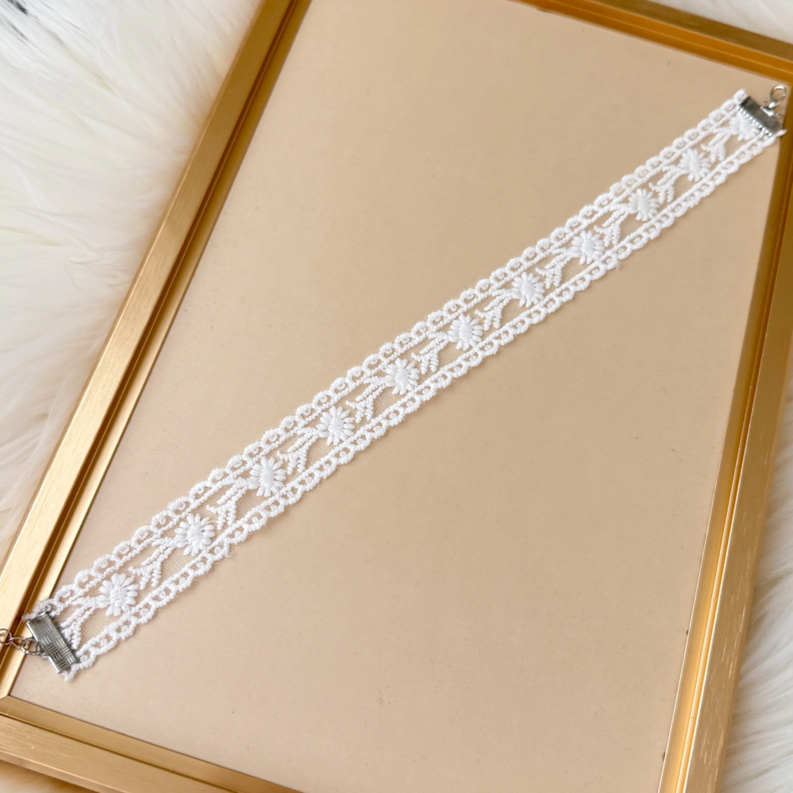 Delicate Daisy Lace Choker - Image 8