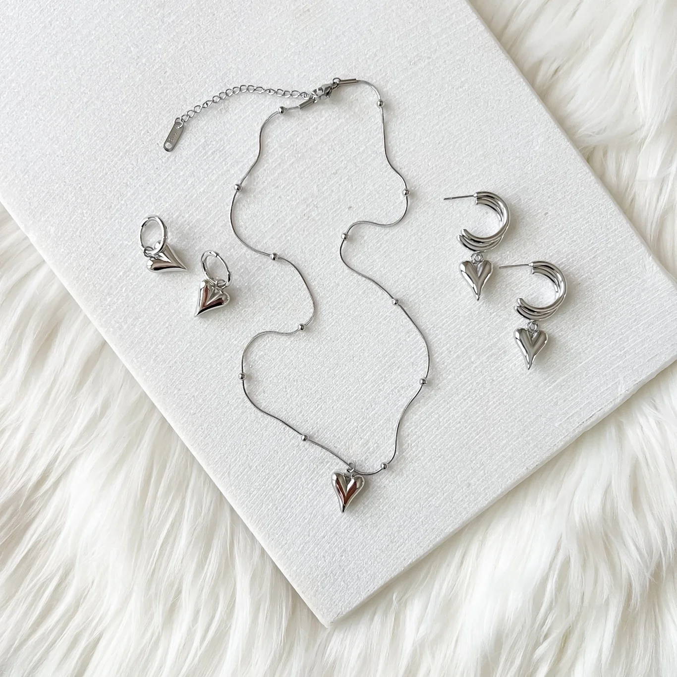 Lovely Heart Drop Earrings - LAST CHANCE! - Image 17