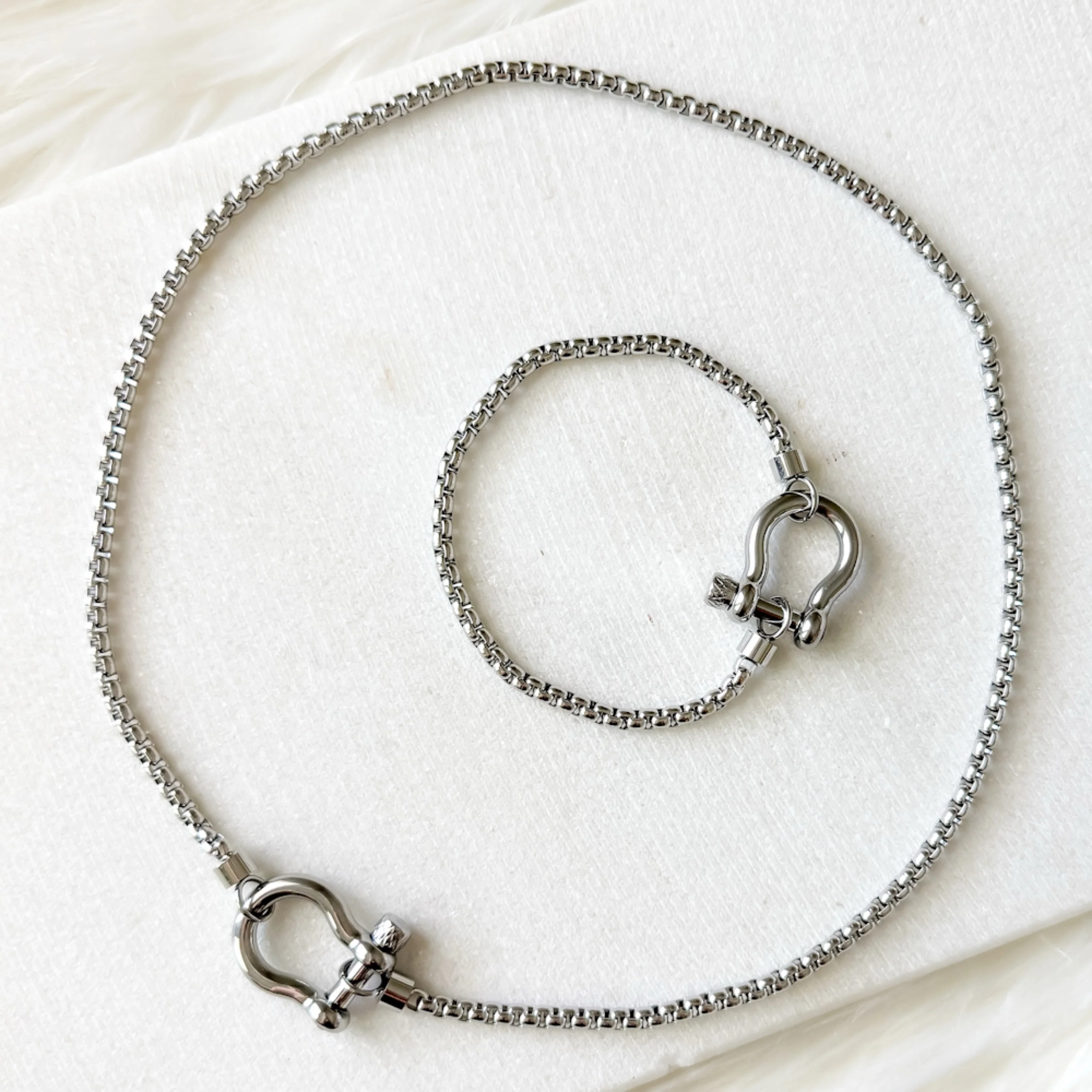Lucky Shackle Bracelet - Image 7
