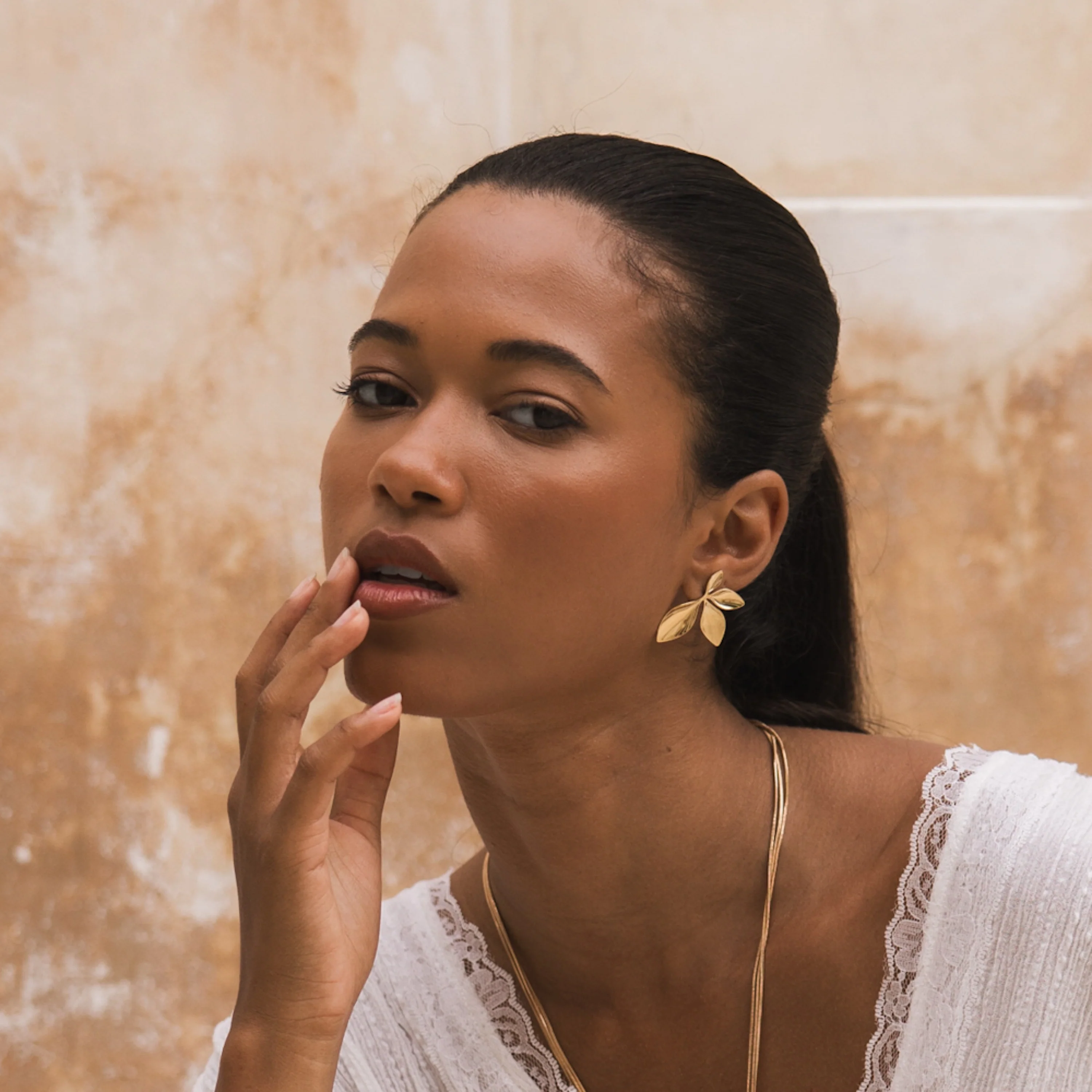 Petal d’Or Earrings - Image 6