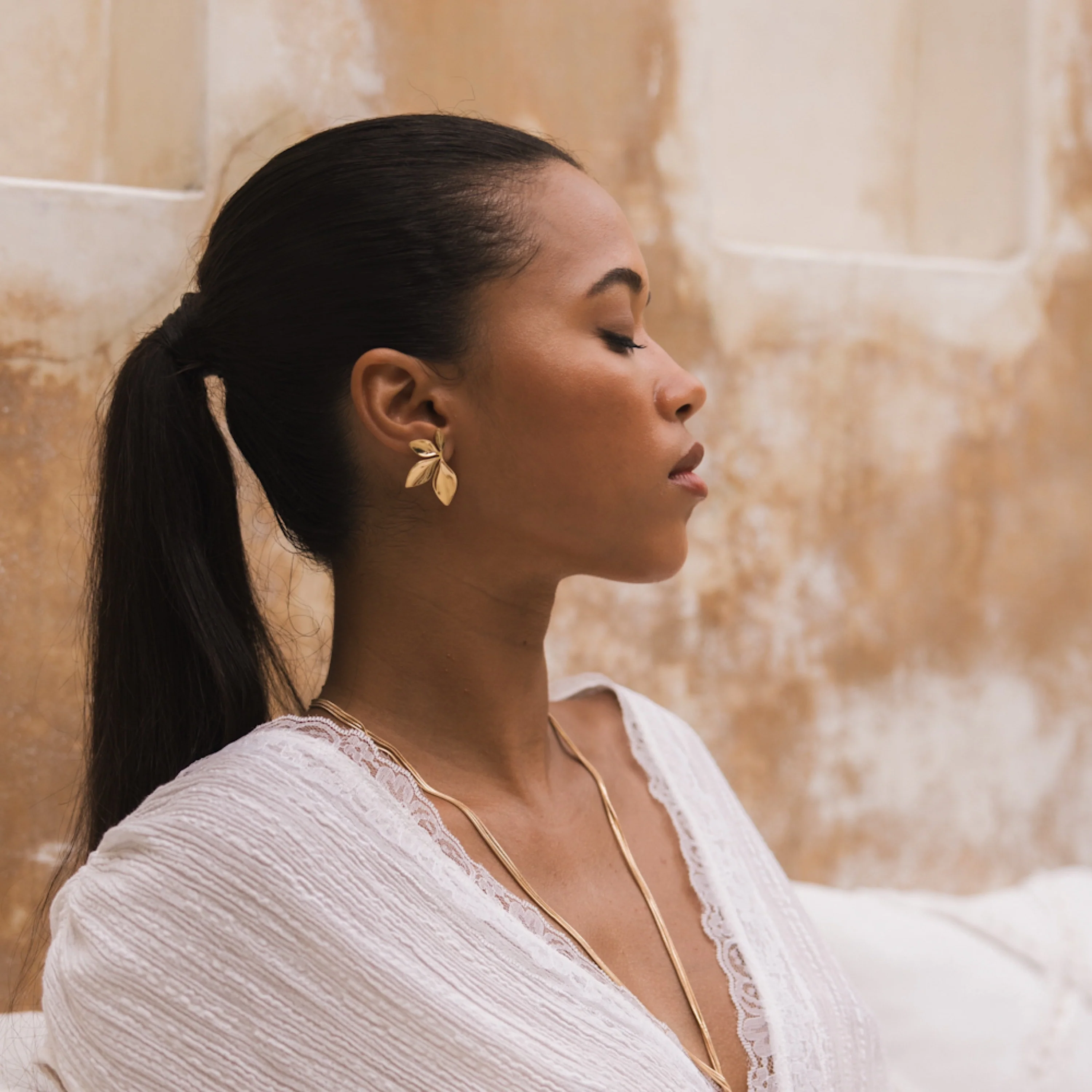 Petal d’Or Earrings - Image 8