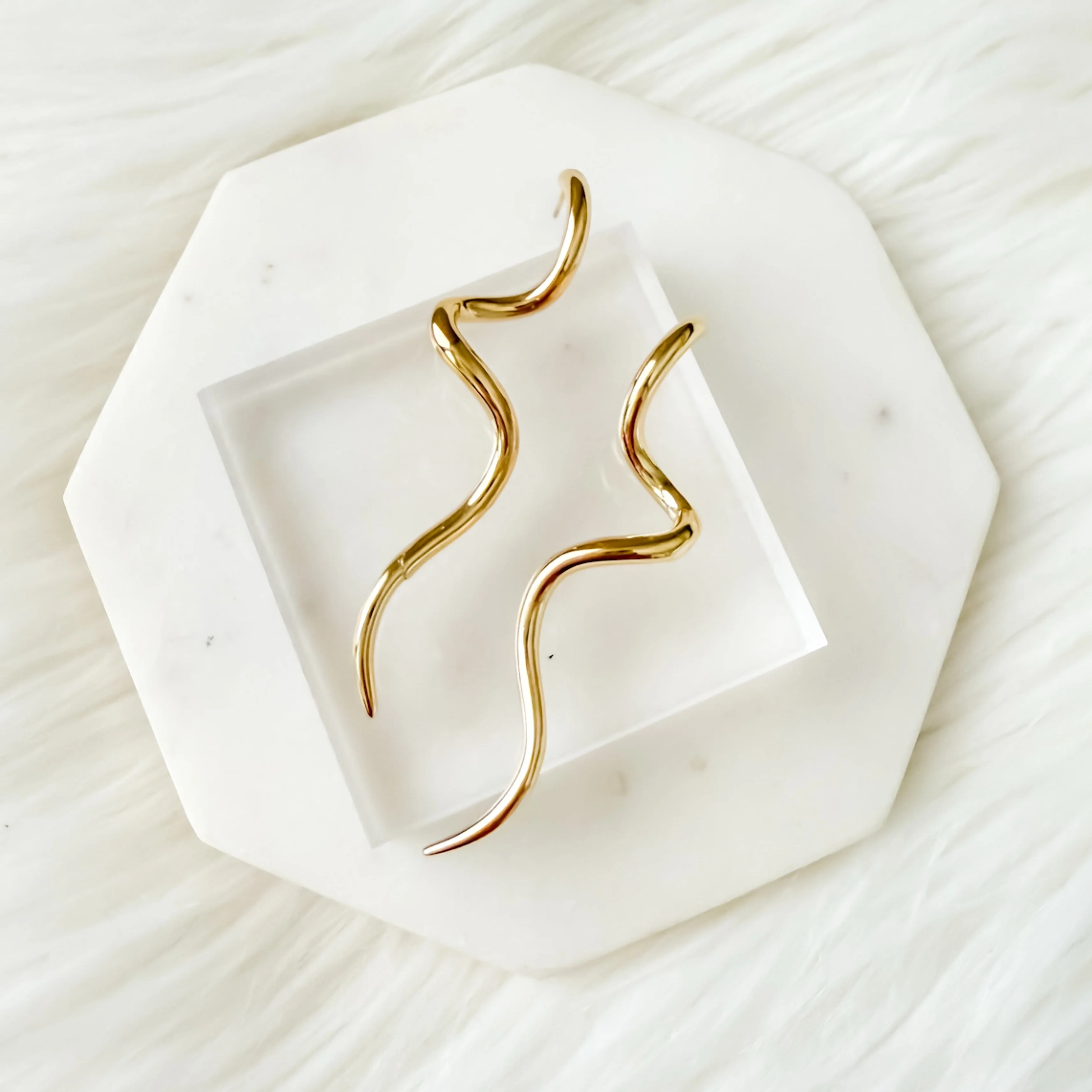The Curve Drop Earrings - Image 13