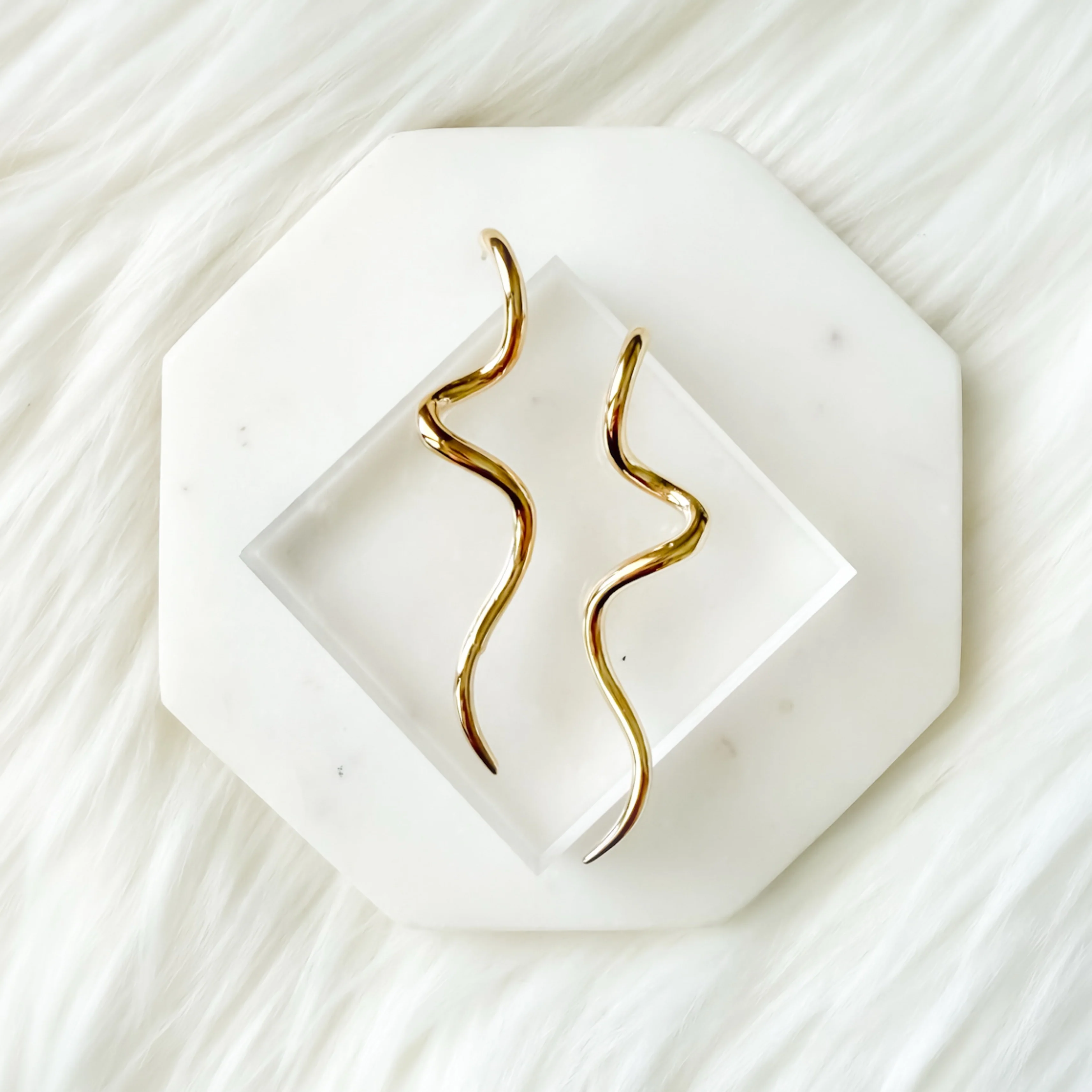 The Curve Drop Earrings - Image 16