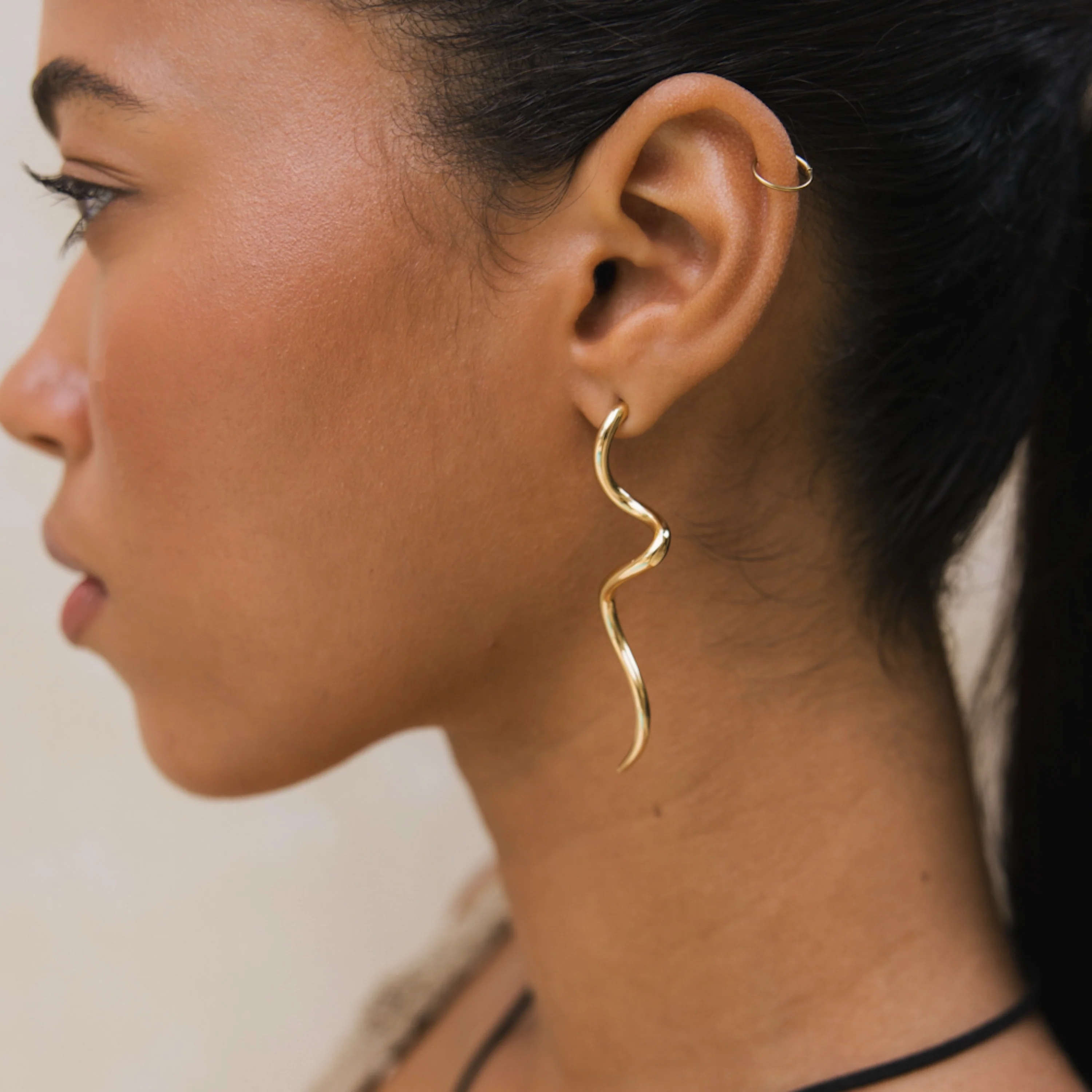 The Curve Drop Earrings - Image 6