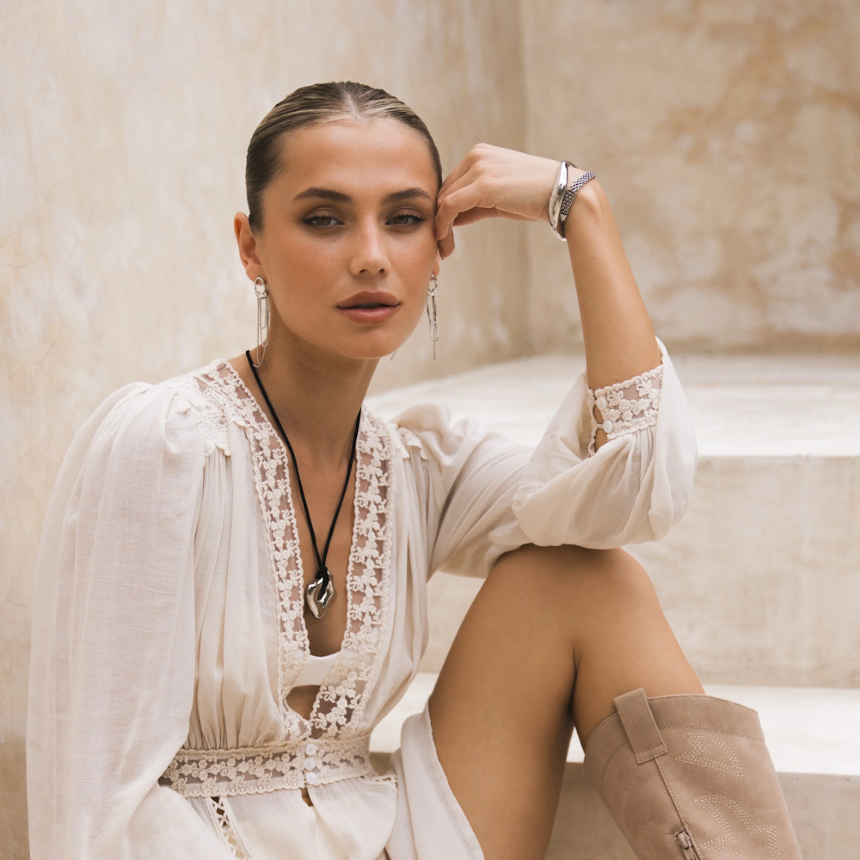 The Silhouette Draped Chain Earrings - Image 10