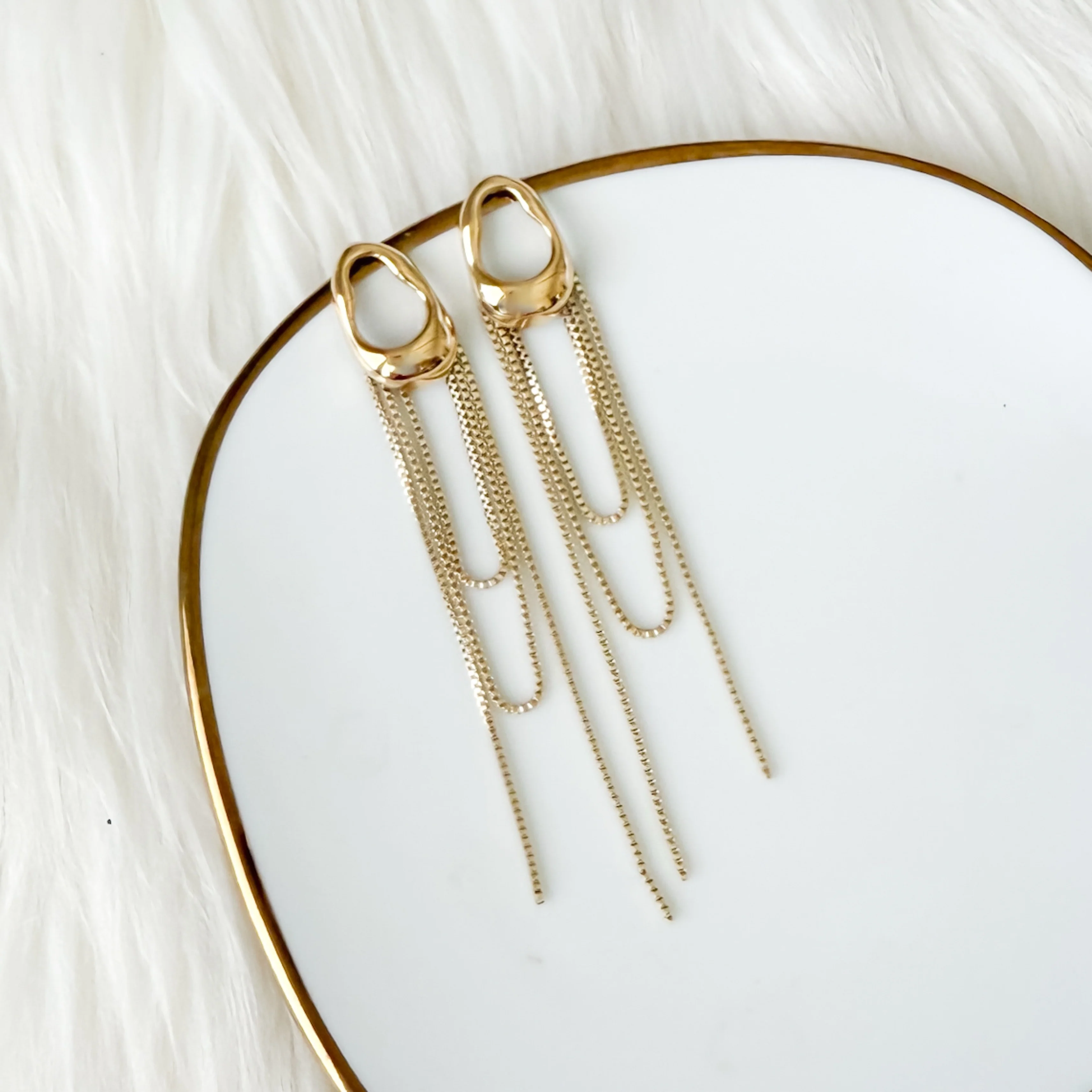 The Silhouette Draped Chain Earrings - Image 13
