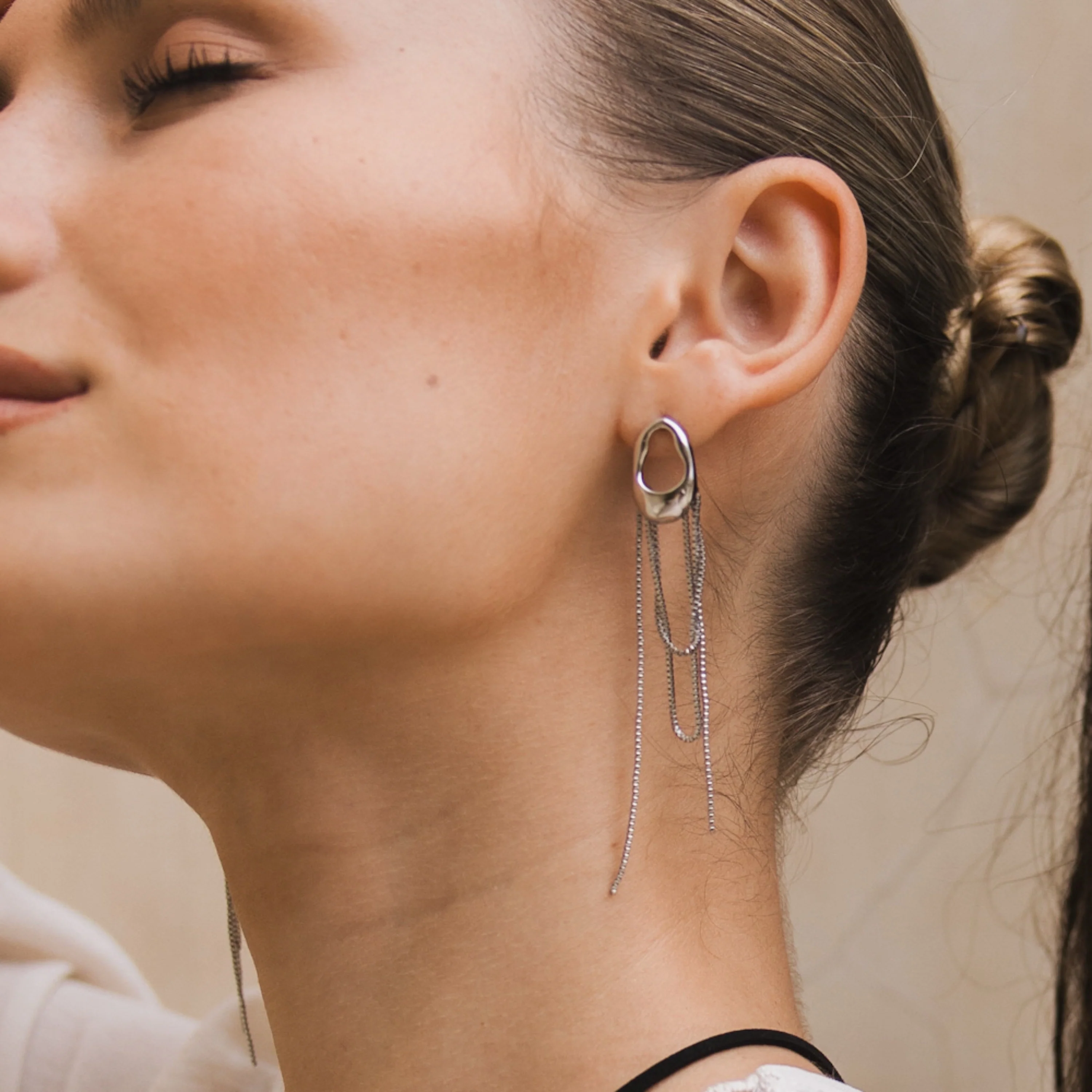 The Silhouette Draped Chain Earrings - Image 4