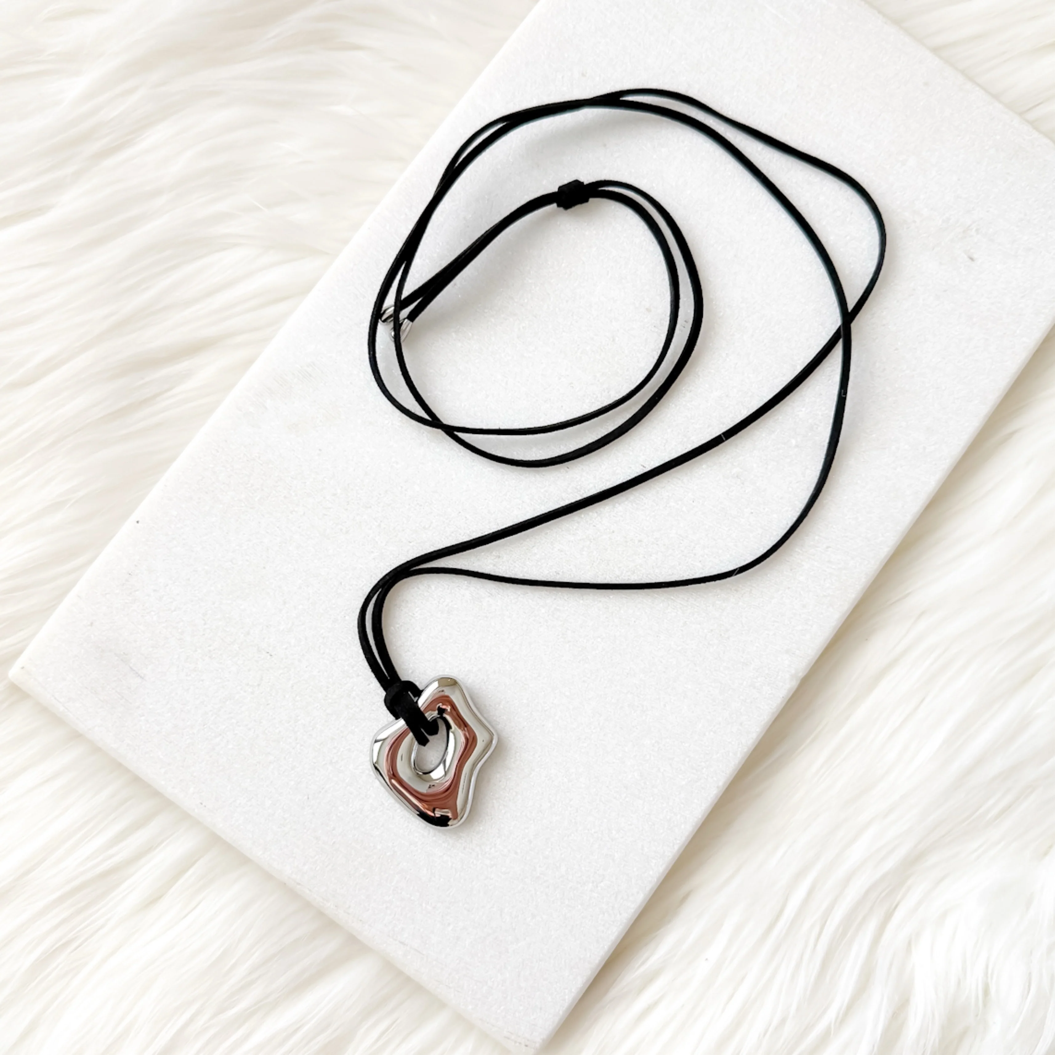 Tranquility Rope Pendant Necklace - Image 14