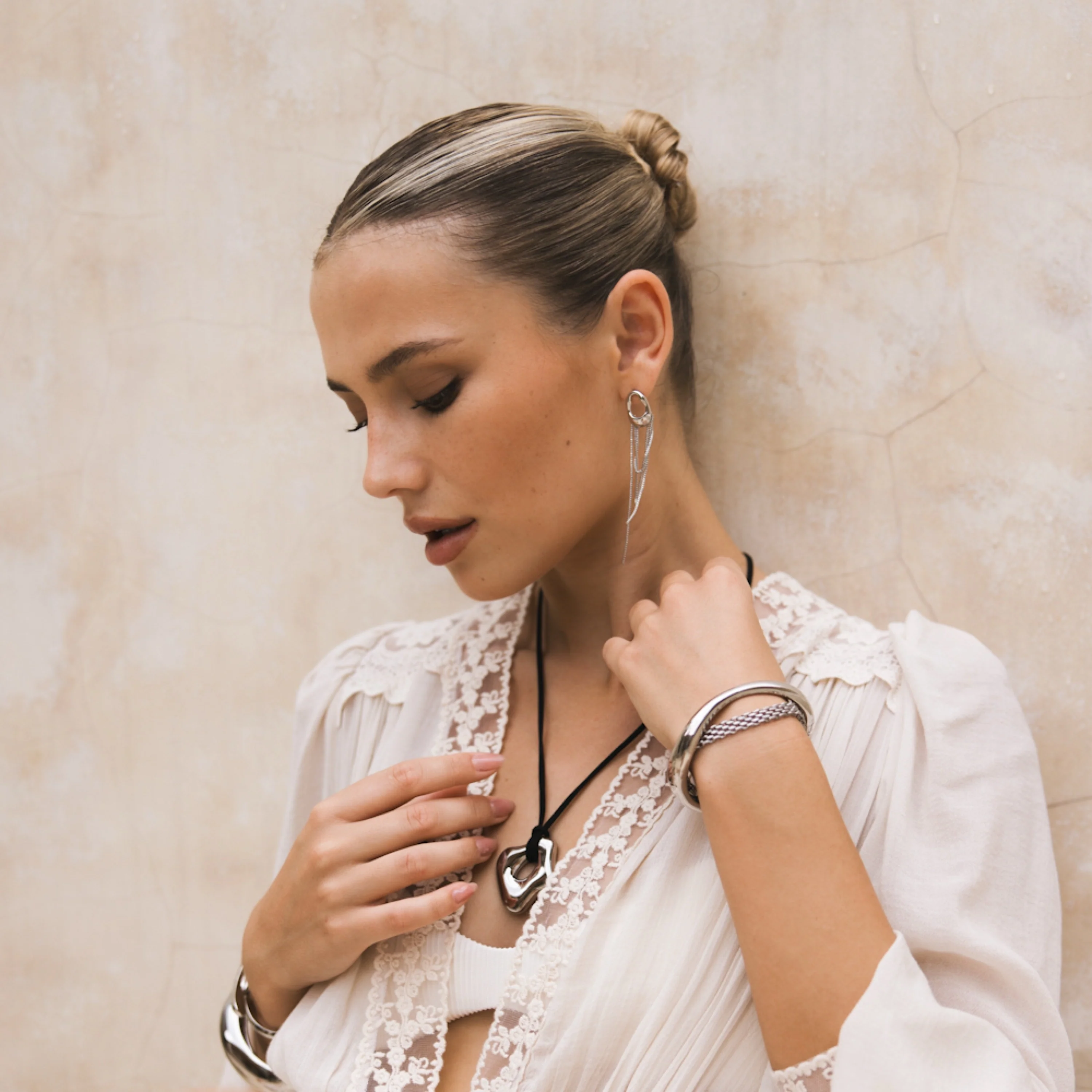 Tranquility Rope Pendant Necklace - Image 4