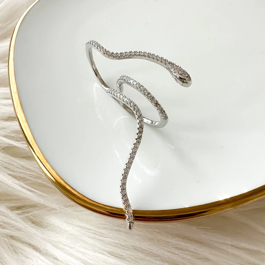 Twisted Serpent Double Finger Ring - Image 10