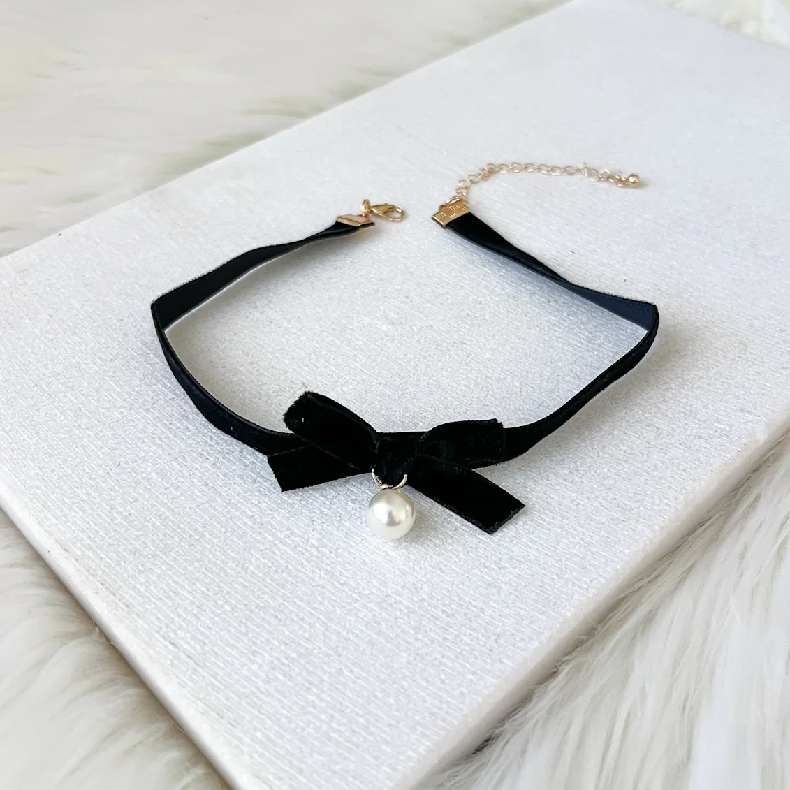Velvety Bow Tie Choker - Image 8